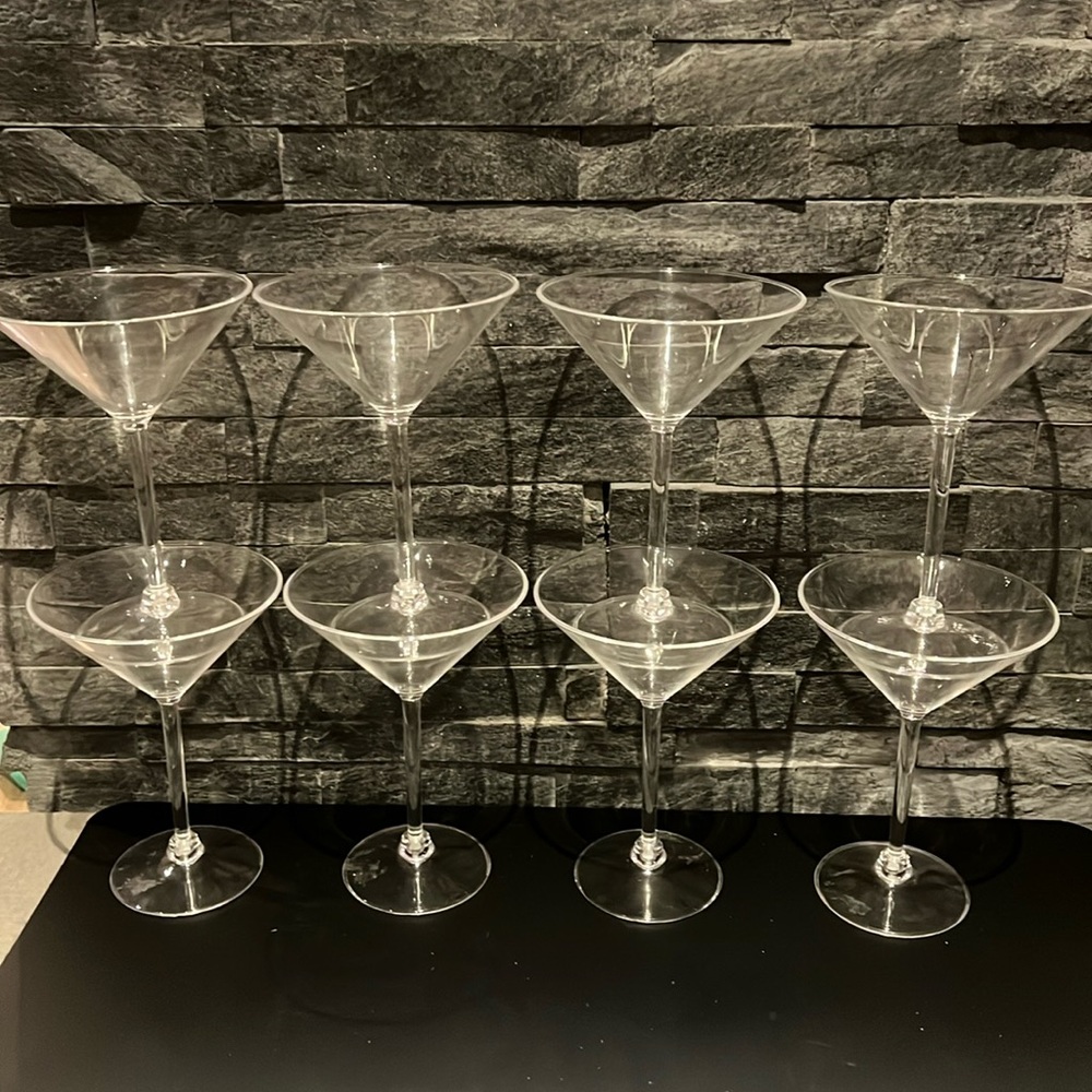 8 plastic martini glasses